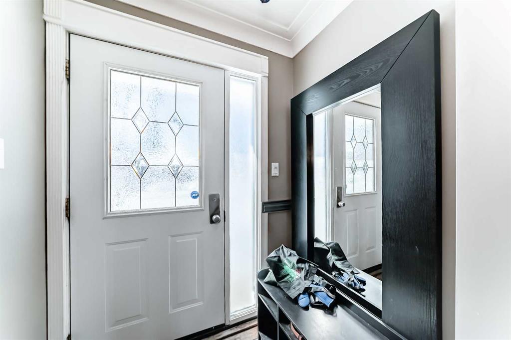 Picture for 440 36 Avenue NW