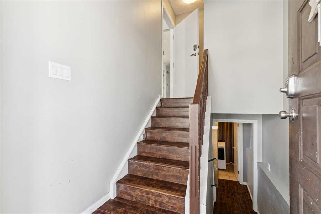 Picture for 28 Templegreen Bay NE