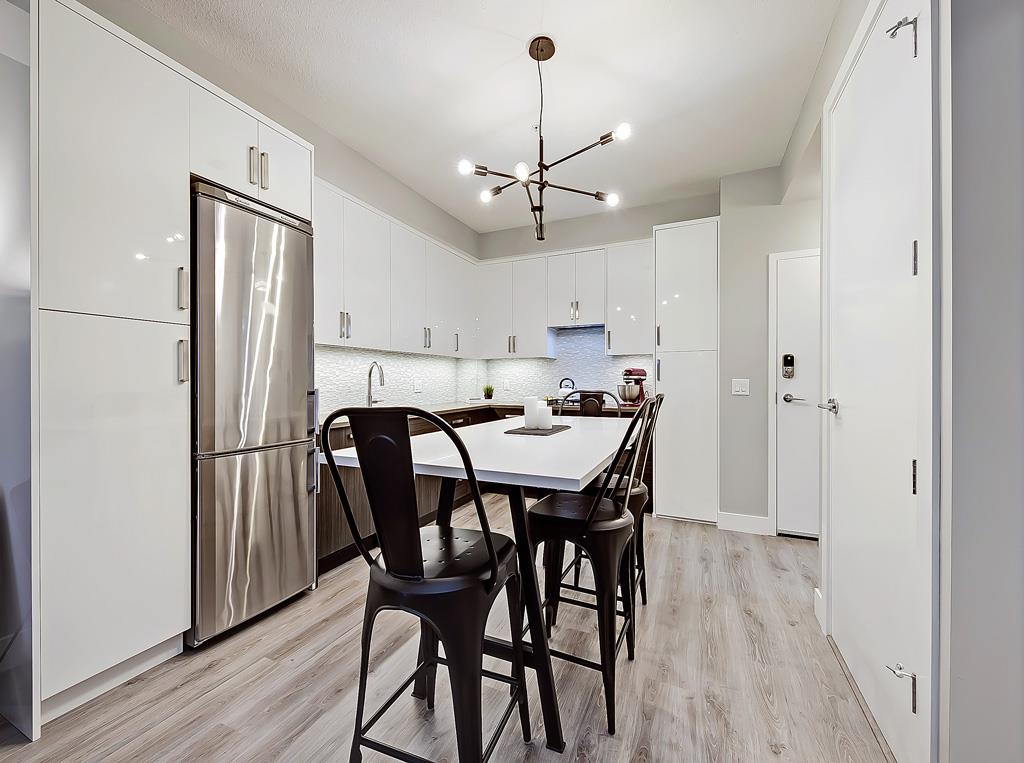 Picture for 208, 1521 26 Avenue SW