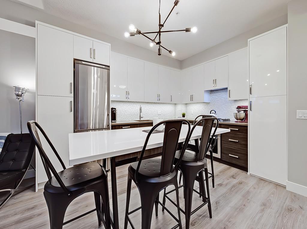 Picture for 208, 1521 26 Avenue SW