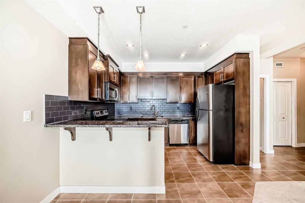 Picture for 206, 1005B Westmount Drive 