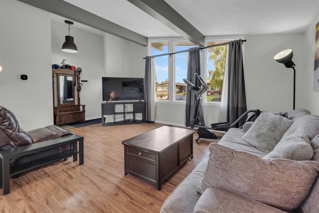 Picture for 331 96 Avenue SE