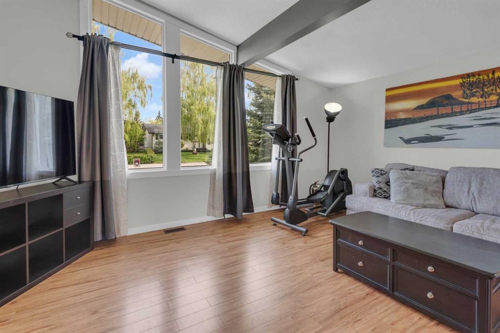Picture for 331 96 Avenue SE