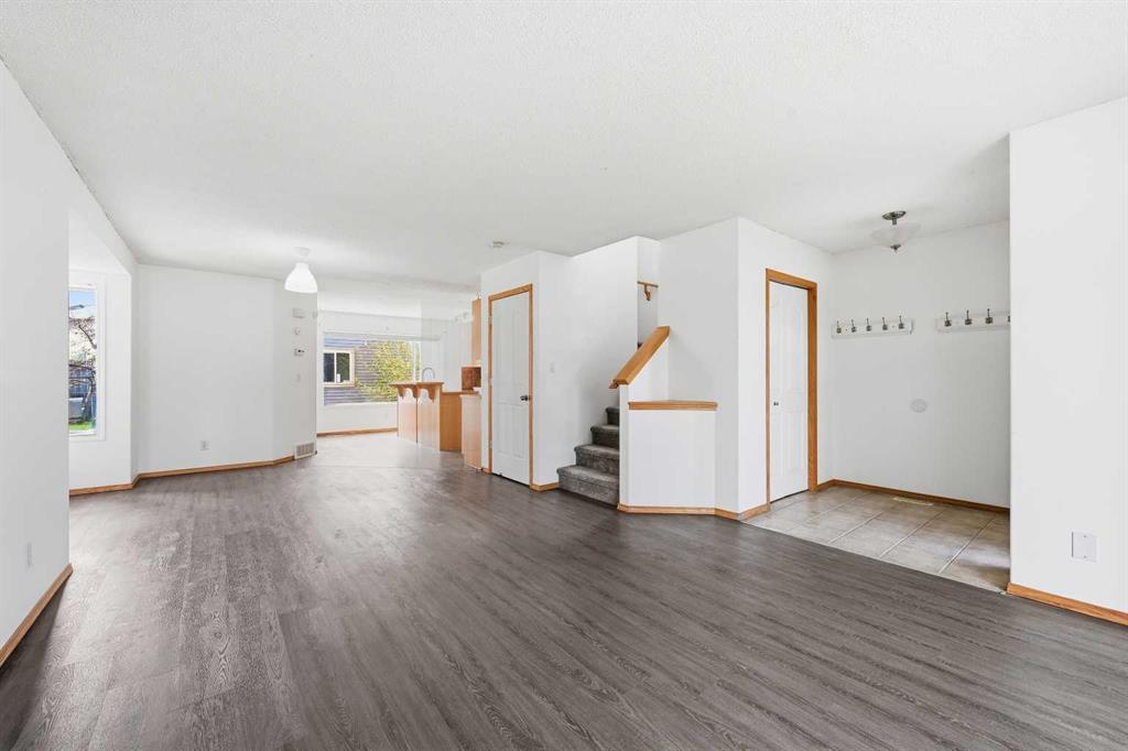 Picture for 169 Cranberry Square SE