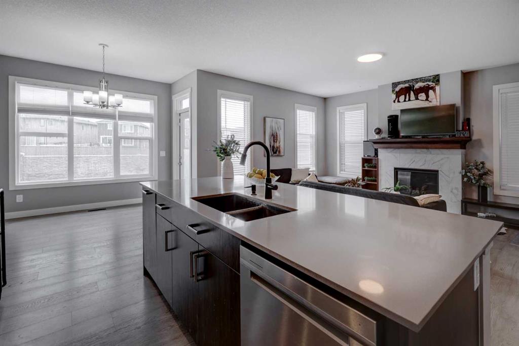 Picture for 154 Amblehurst Way NW