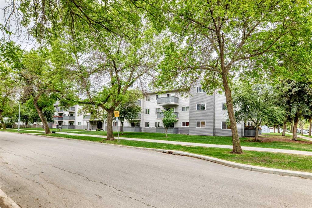 Picture for 305, 10838 108 Street NW