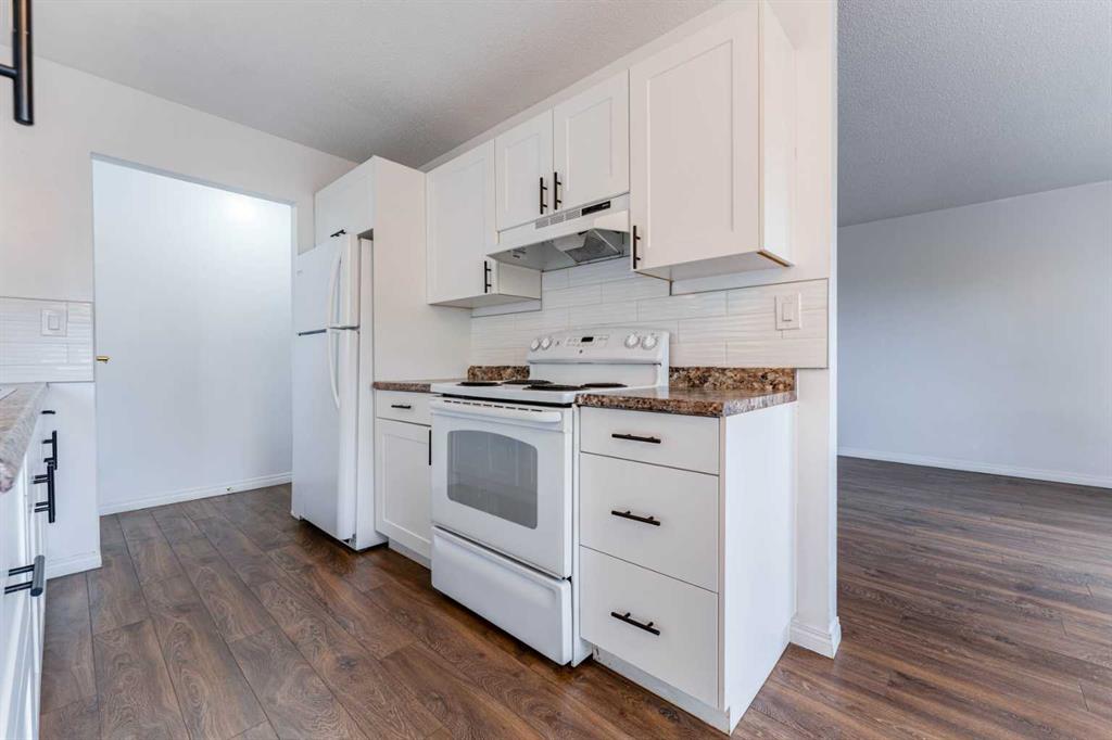 Picture for 2906 Doverville Crescent SE