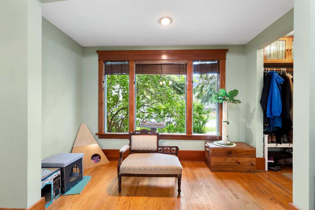 Picture for 508 10 Avenue NE
