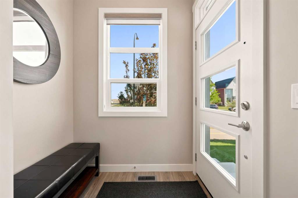 Picture for 161 Livingston View NE