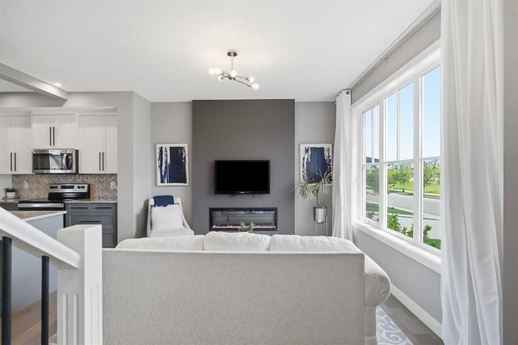 Picture for 332 Lawthorn Way SE