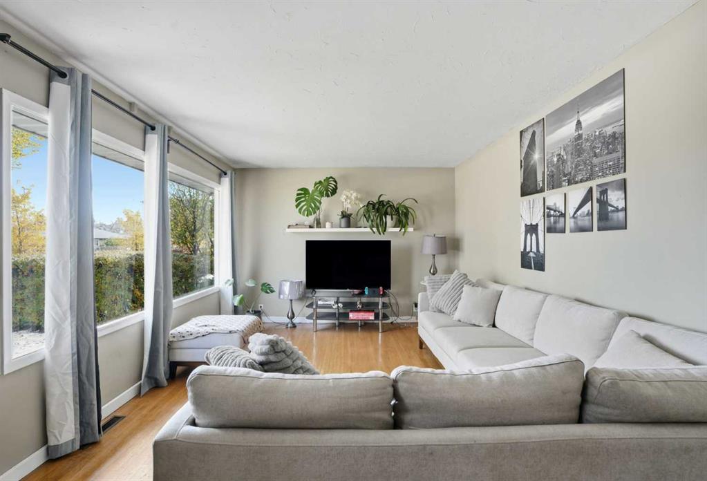 Picture for 2615 37 Street SW