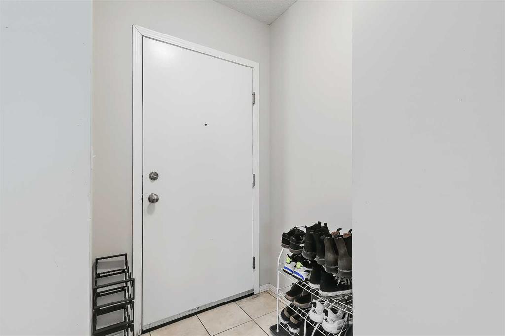 Picture for 1807, 1053 10 Street SW