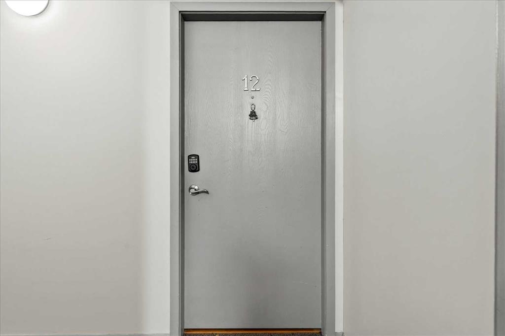 Picture for 12, 906 4 Avenue NW