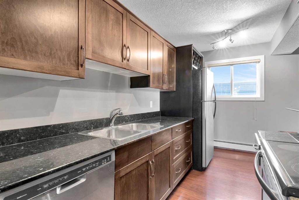 Picture for 302, 931 2 Avenue NW