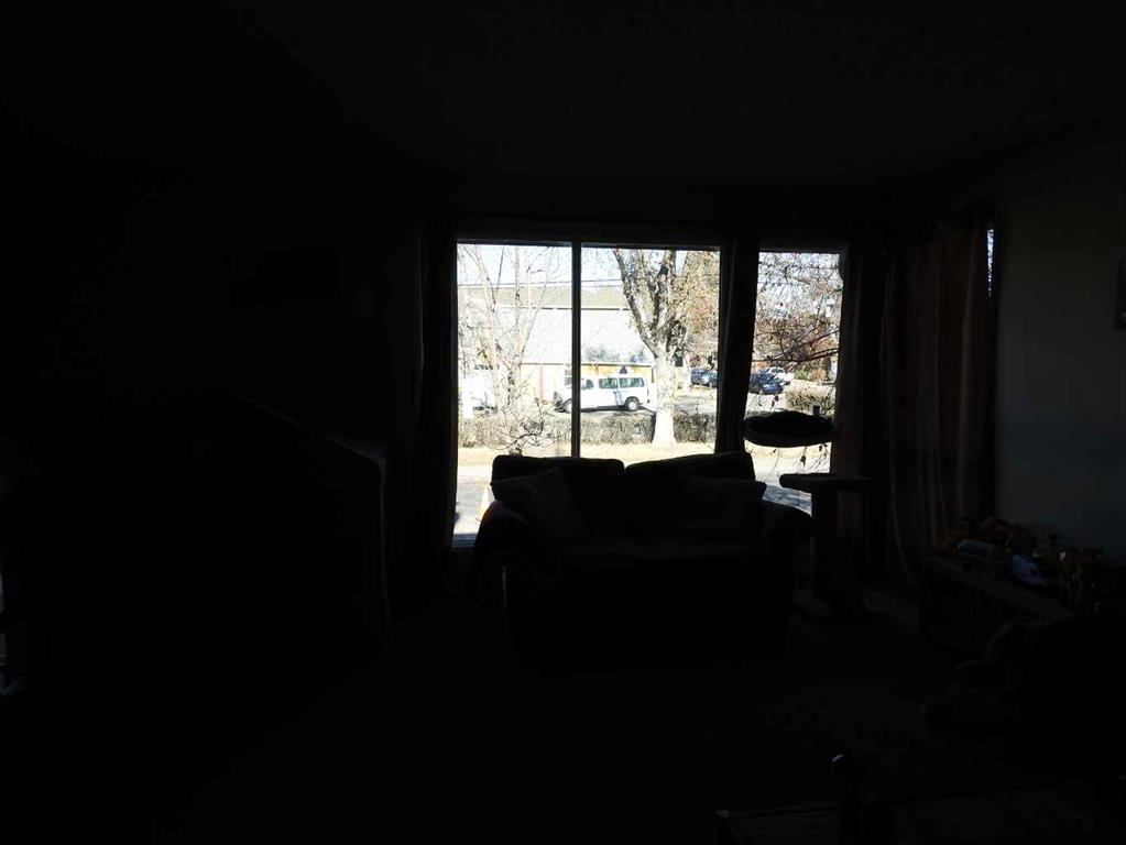 Picture for A,B, 129 32 Avenue NW