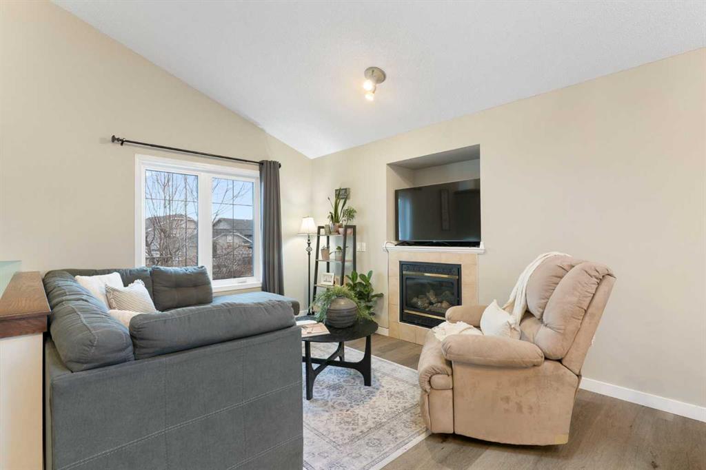 Picture for 20 Willowbrook Crescent NW