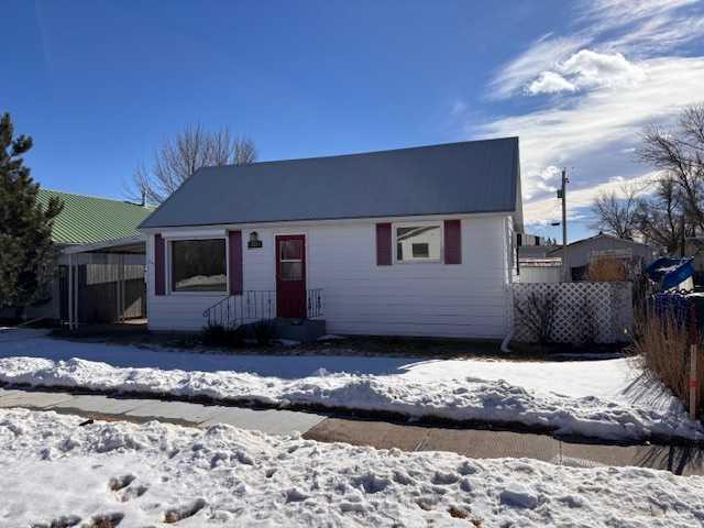 Picture for 341 50 Avenue W