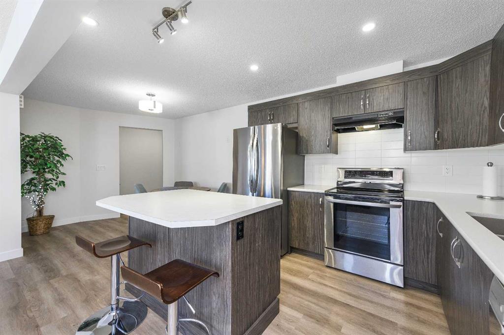 Picture for 15 Yorkville Avenue SW