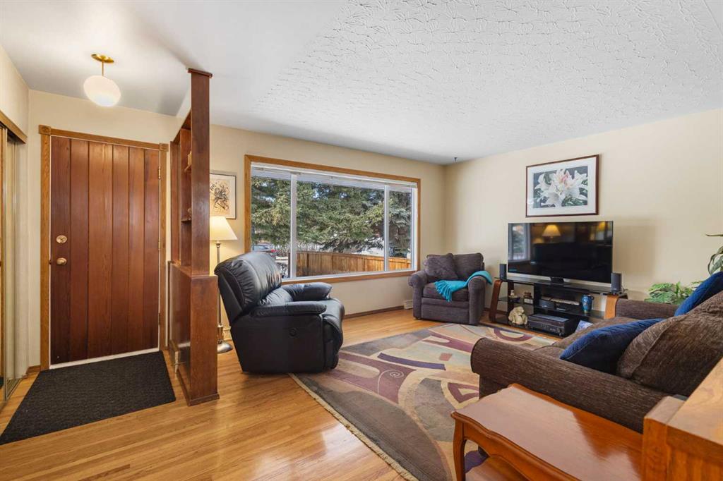 Picture for 3308 46 Street SW