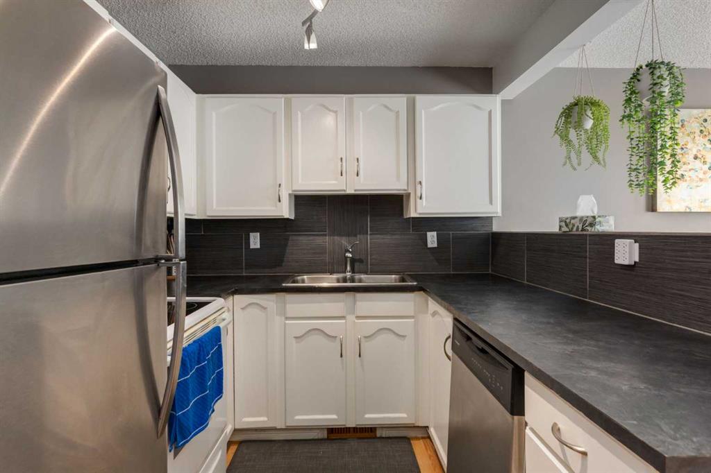 Picture for 41 Harvest Glen Heights NE