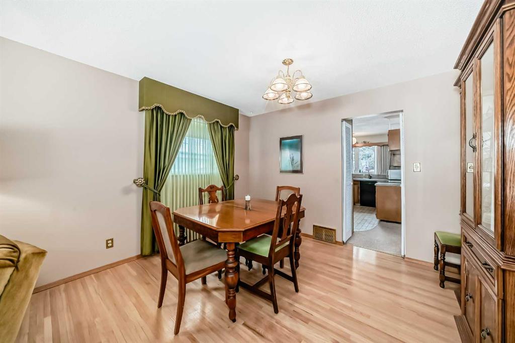 Picture for 728 Oakhill Place SW