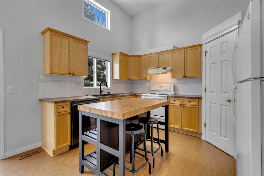 Picture for 27 Country Hills Cove NW