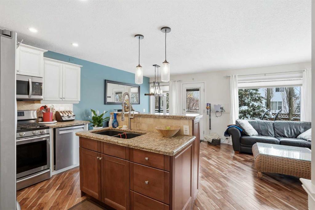 Picture for 161 Douglas Glen Heath SE