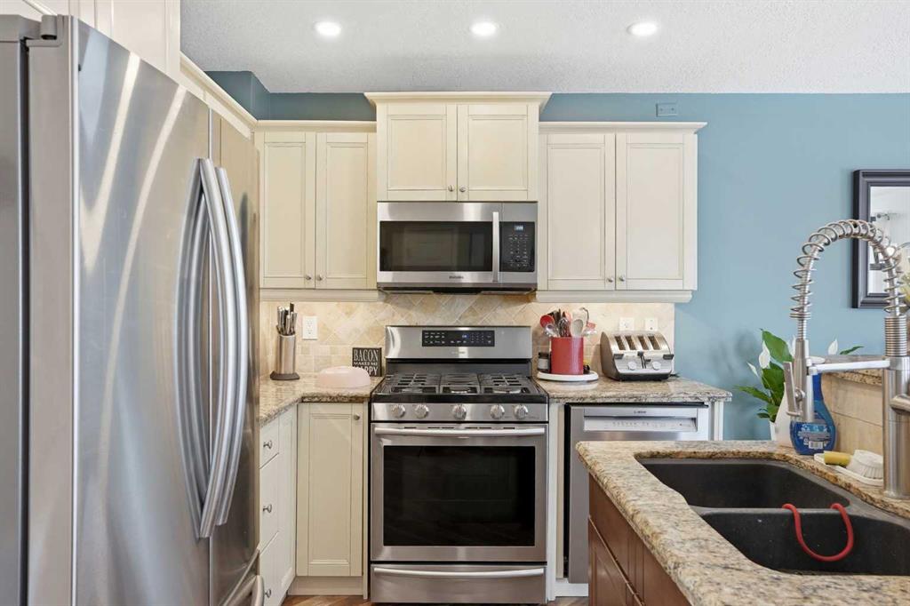 Picture for 161 Douglas Glen Heath SE