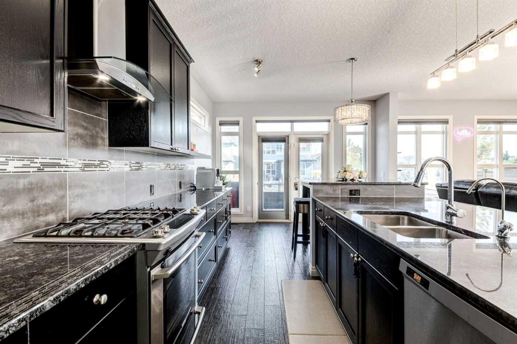 Picture for 14 Marquis Heights SE