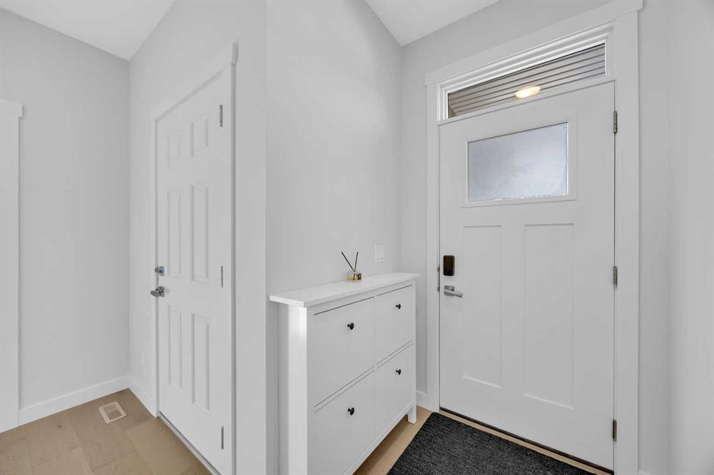 Picture for 133 Arbour Lake Hill NW