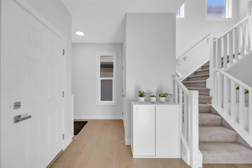 Picture for 133 Arbour Lake Hill NW