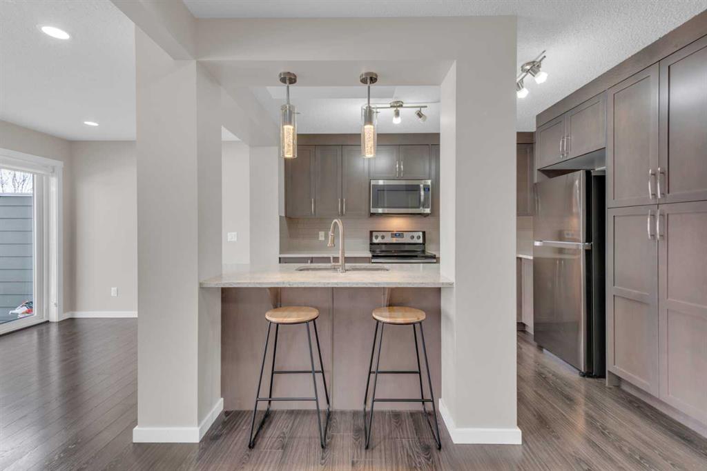 Picture for 603, 2400 Ravenswood View SE