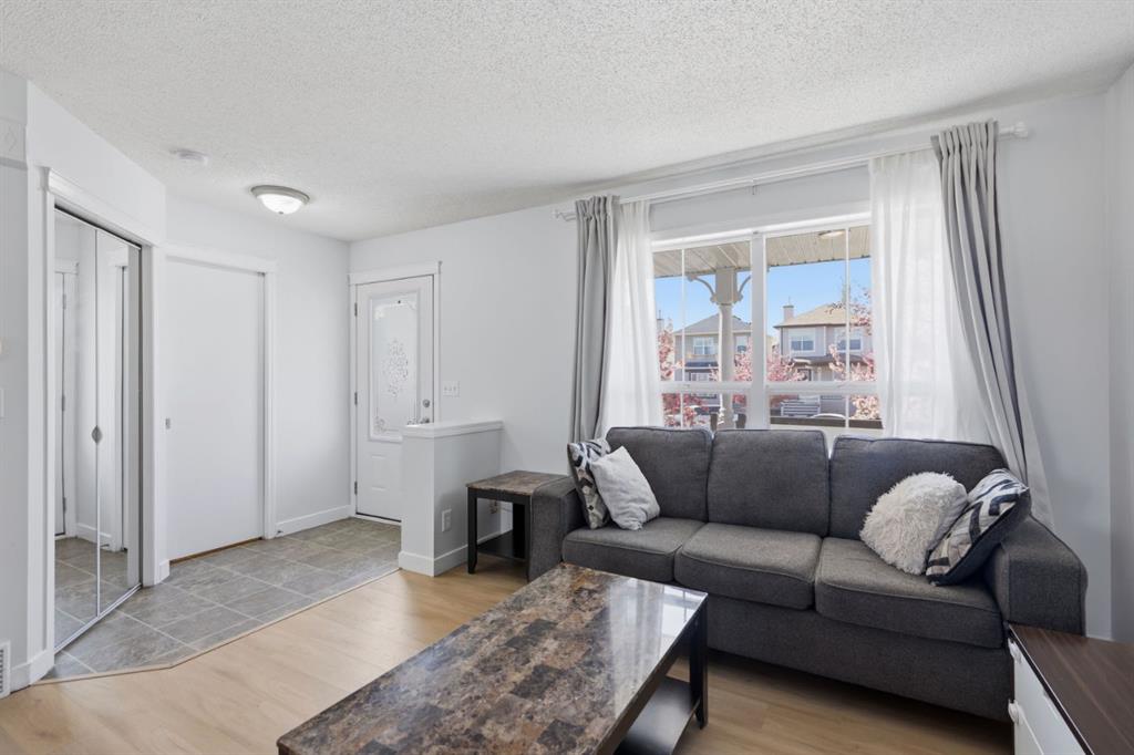Picture for 80 Prestwick Bay SE