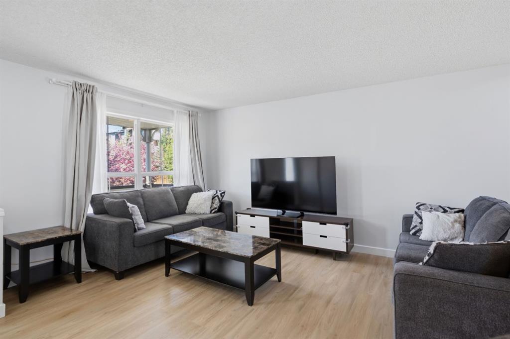 Picture for 80 Prestwick Bay SE