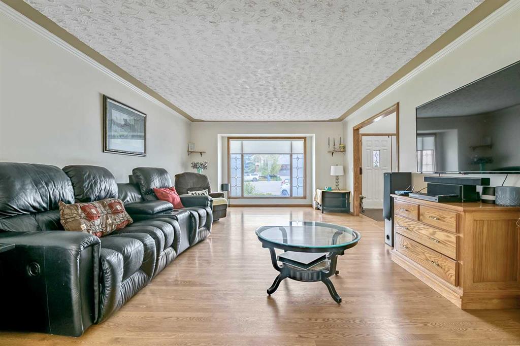 Picture for 35 Candle Court SW