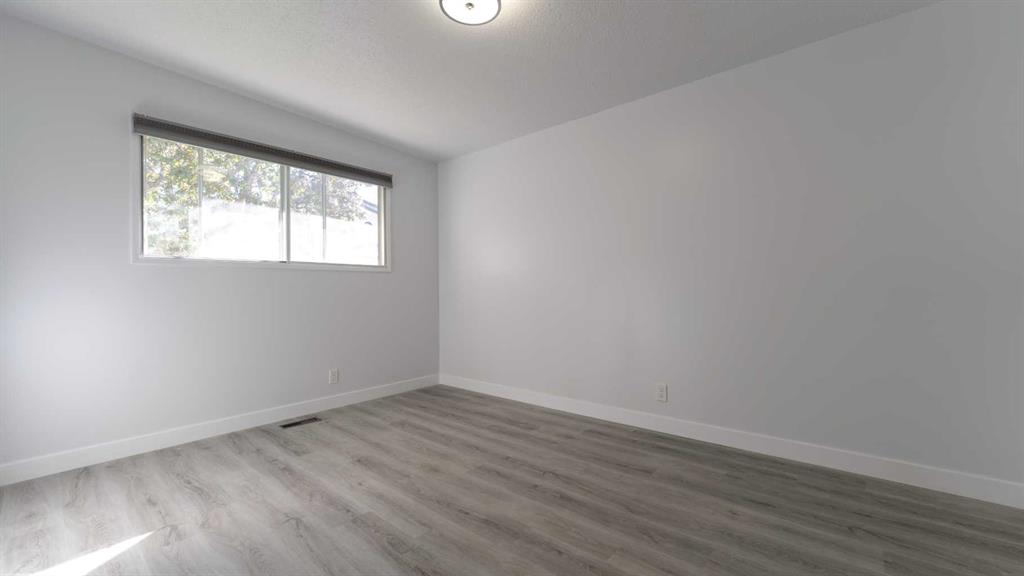 Picture for 5407 Dalrymple Crescent NW