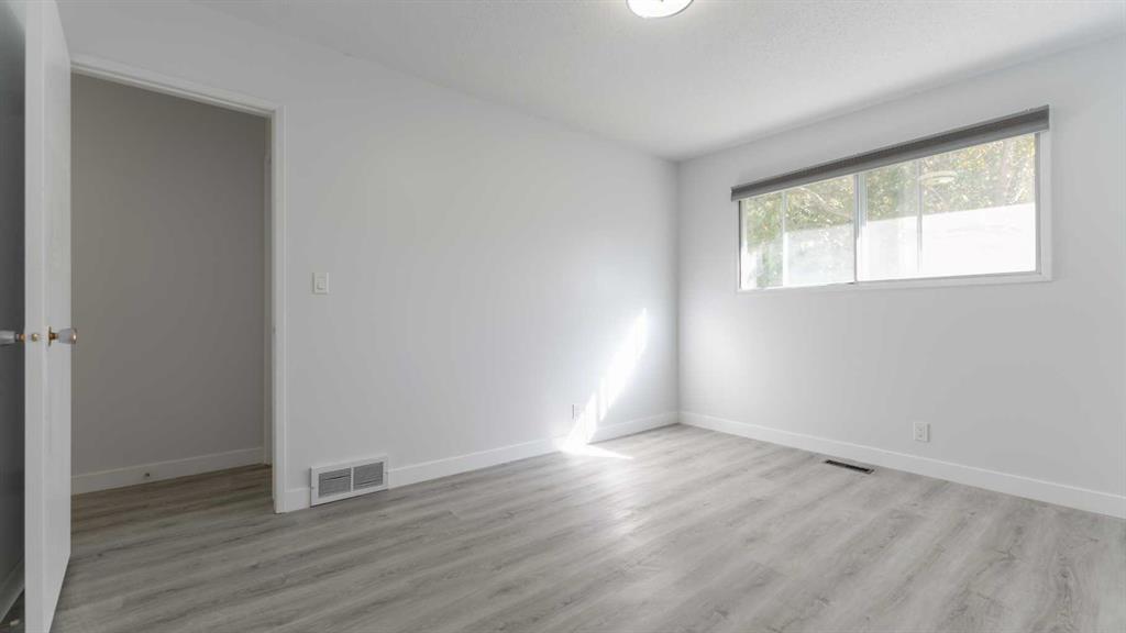 Picture for 5407 Dalrymple Crescent NW