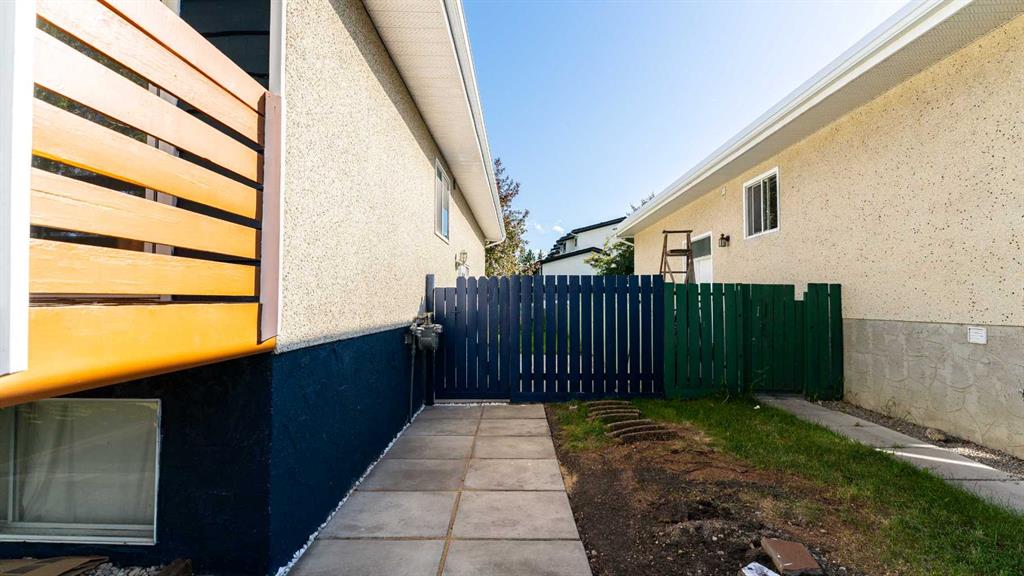 Picture for 5407 Dalrymple Crescent NW