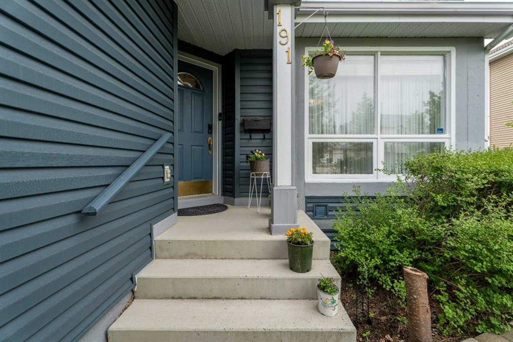 Picture for 191 Edgebrook Rise NW