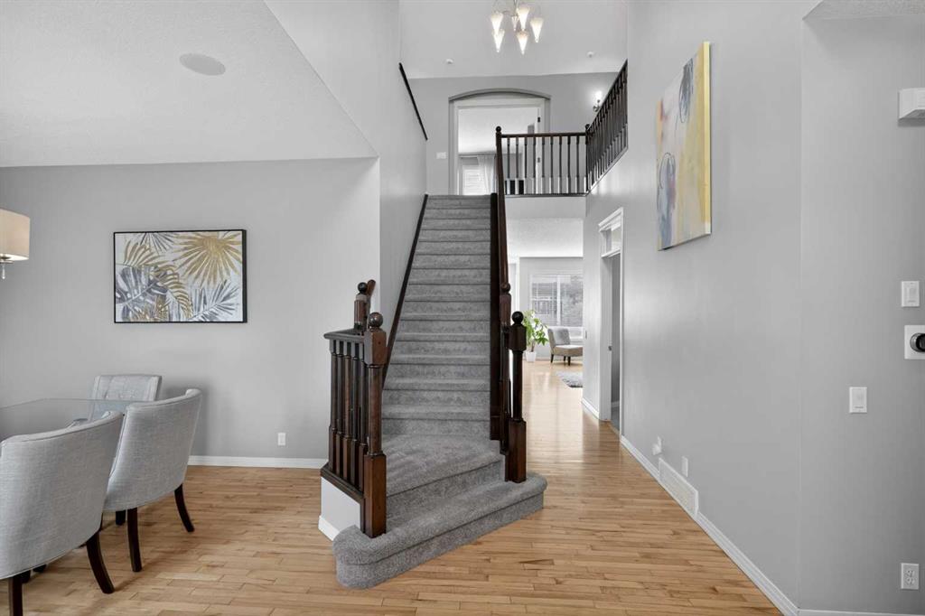 Picture for 125 Cranleigh Park SE