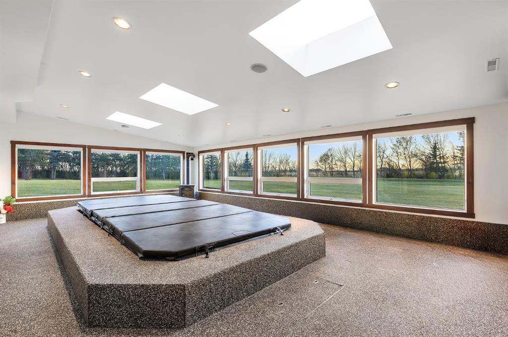 Picture for 235097 Range Road 283   https://www.cirrealty.ca/reb/creb/50/A2263550_38.jpg
