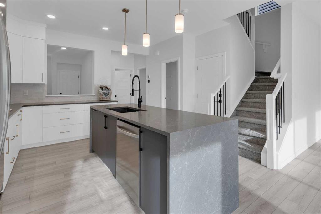 Picture for 303 Calhoun Crescent NE