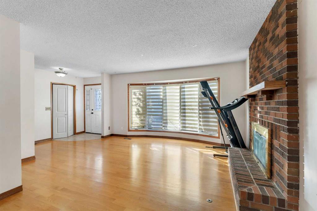 Picture for 20 Templehill Crescent NE