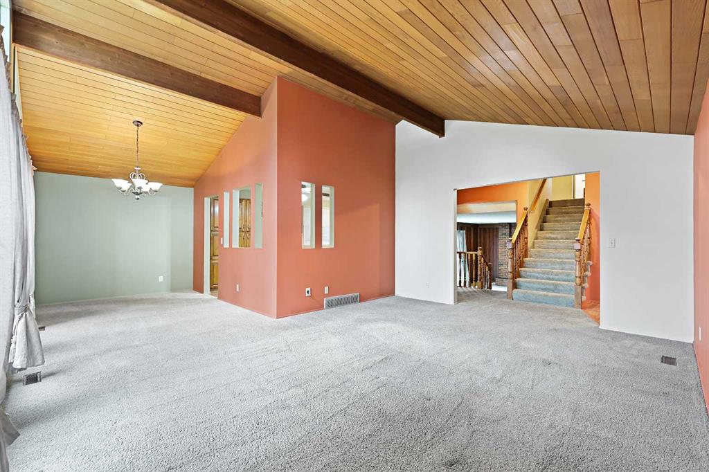 Picture for 27 Sunmount Crescent SE