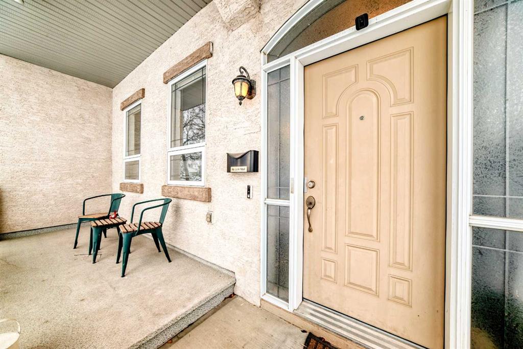 Picture for 252 18 Avenue NW