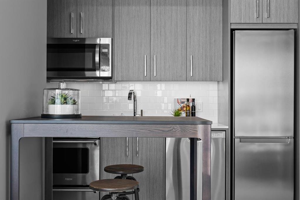 Picture for 440, 110 18A Street NW