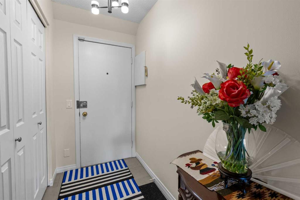 Picture for 301, 305 25 Avenue SW