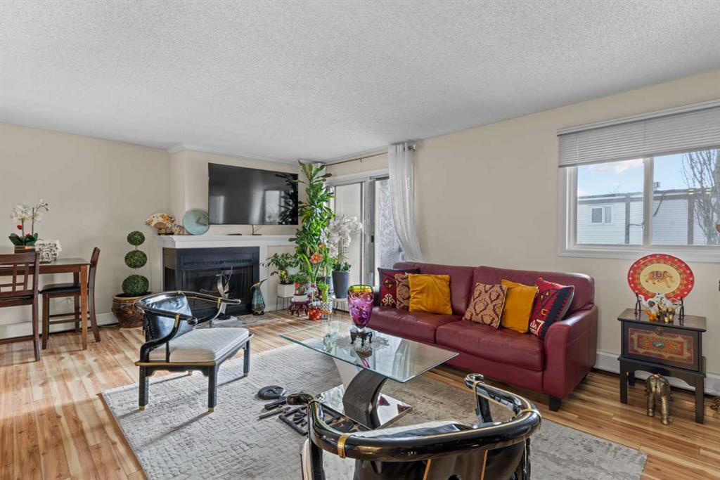 Picture for 301, 305 25 Avenue SW