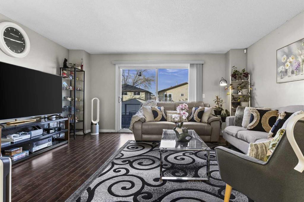 Picture for 78 Templeson Crescent NE