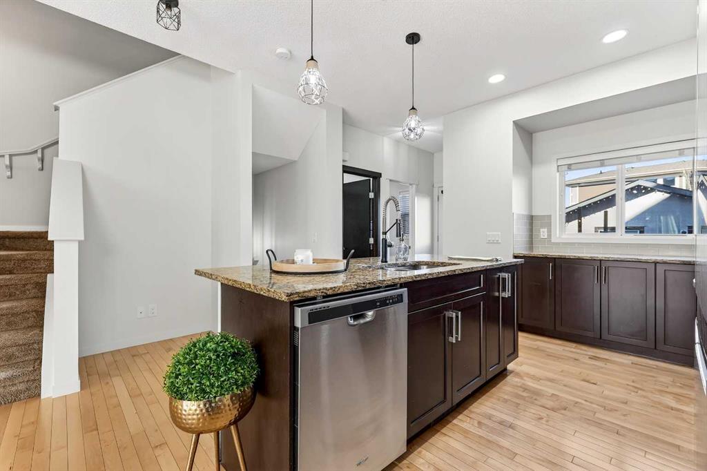 Picture for 345 Mahogany Boulevard SE